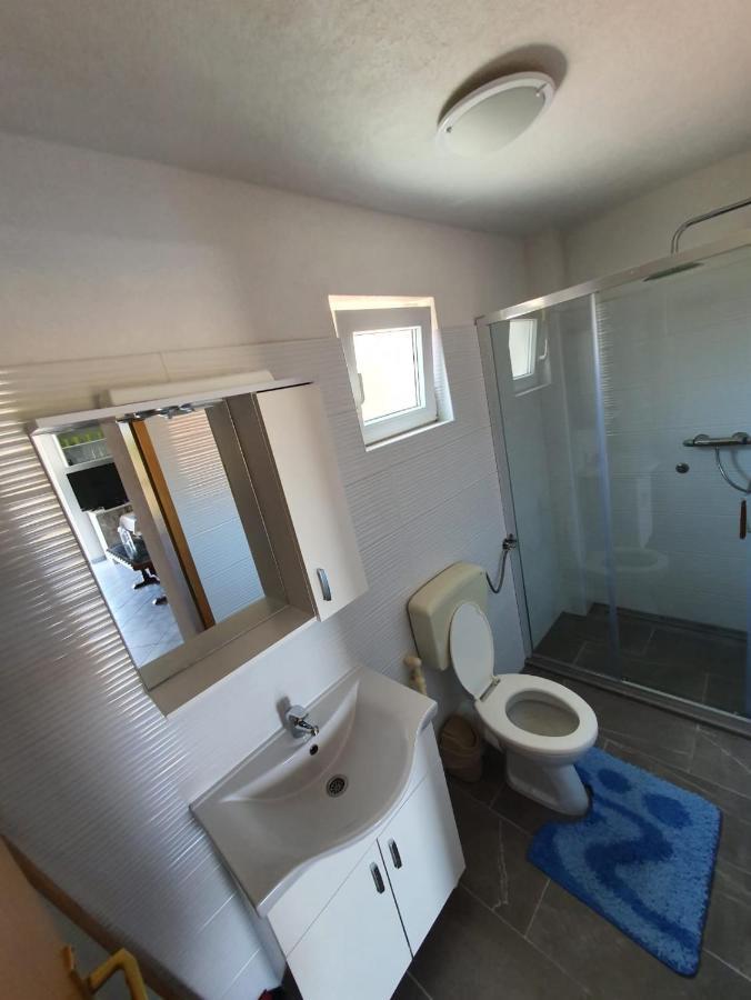 Apartments Ayla Vir Εξωτερικό φωτογραφία