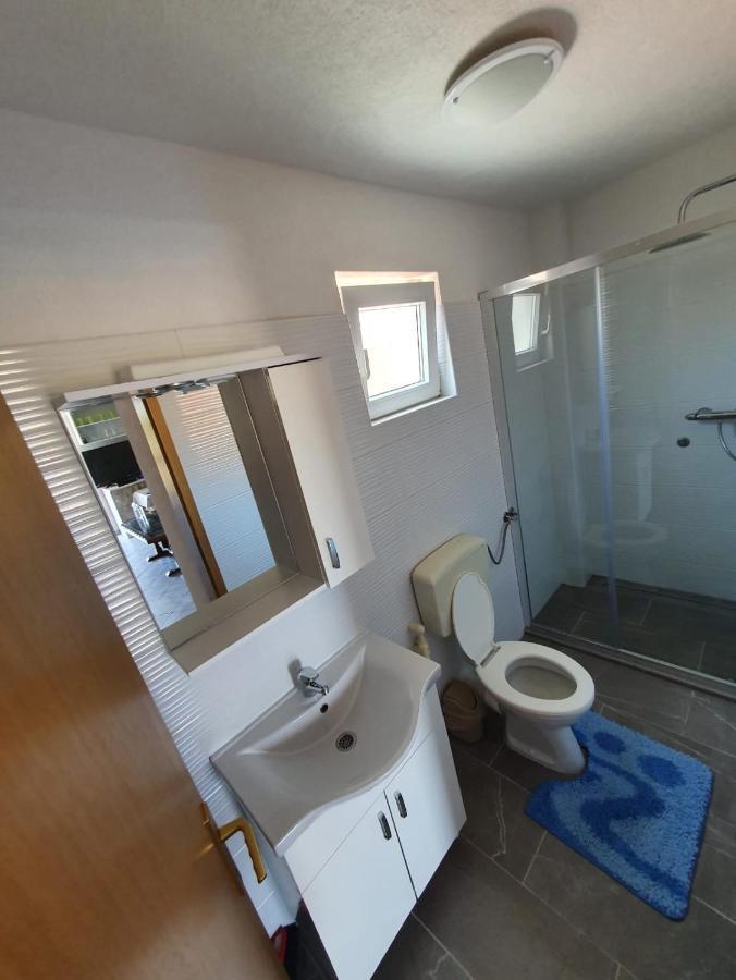 Apartments Ayla Vir Εξωτερικό φωτογραφία