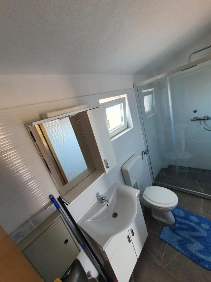 Apartments Ayla Vir Εξωτερικό φωτογραφία