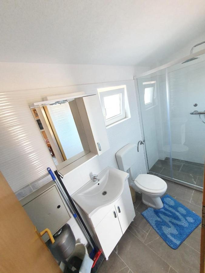 Apartments Ayla Vir Εξωτερικό φωτογραφία