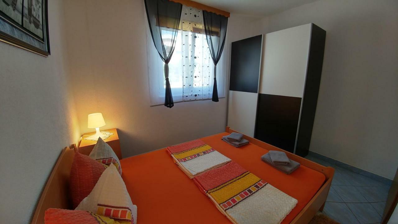 Apartments Ayla Vir Εξωτερικό φωτογραφία