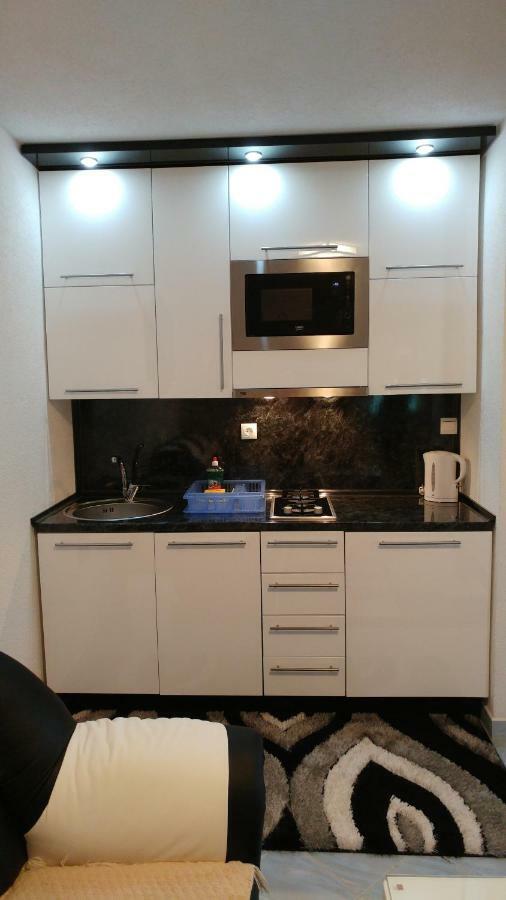 Apartments Ayla Vir Εξωτερικό φωτογραφία