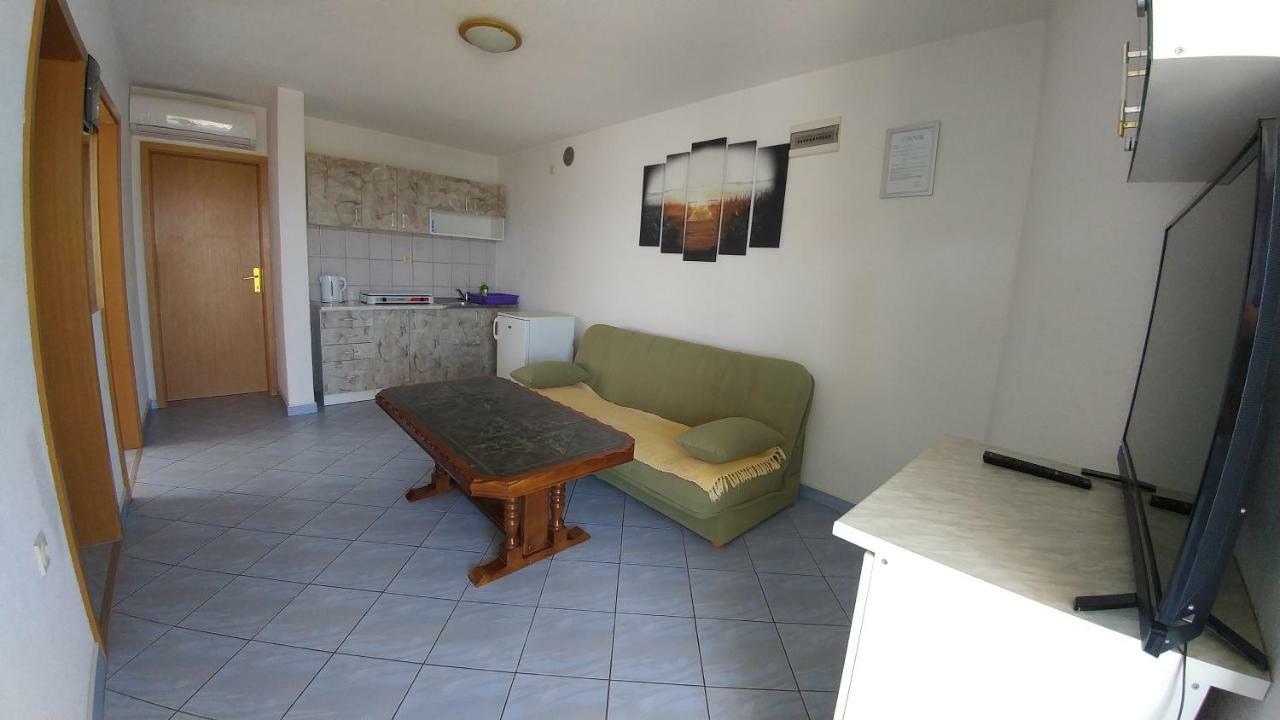 Apartments Ayla Vir Εξωτερικό φωτογραφία