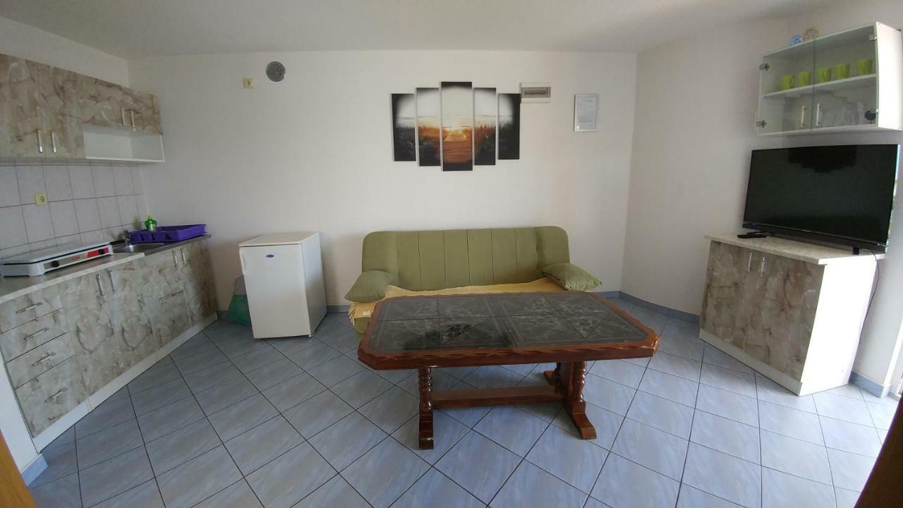 Apartments Ayla Vir Εξωτερικό φωτογραφία