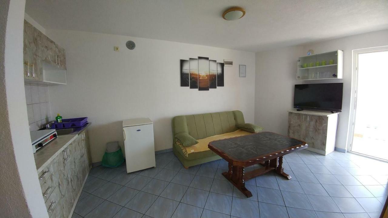 Apartments Ayla Vir Εξωτερικό φωτογραφία